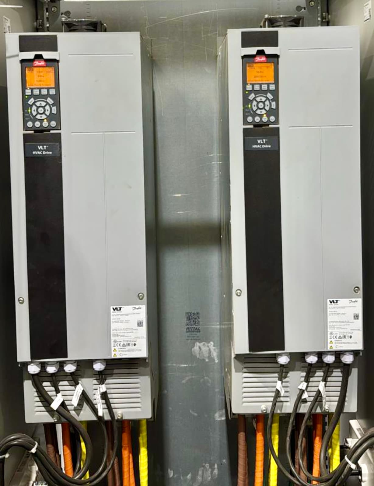 Variador de frecuencia industrial utilizado por GMR Multiservicios.